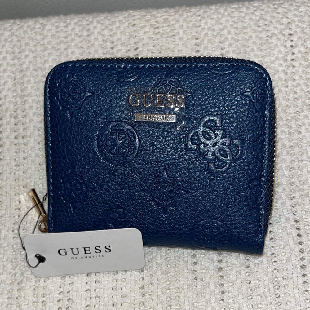 COPY - NWT Guess Wallet